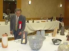 �R�������E�ɐ���~�搶